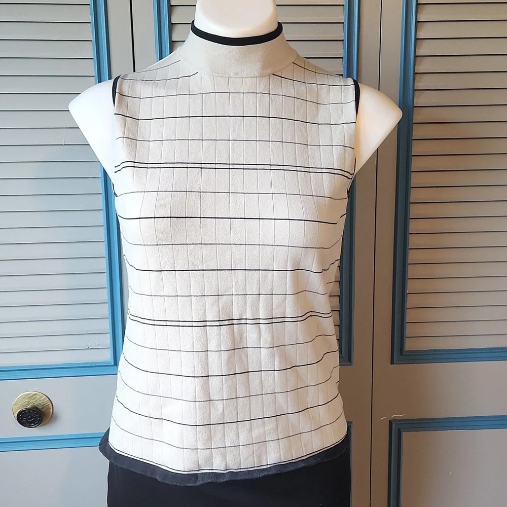 Rafaella Sleeveless Turtleneck Top in Cream and Black